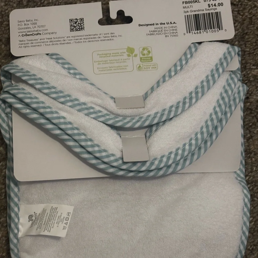 Gingham Giraffe Bib Set
